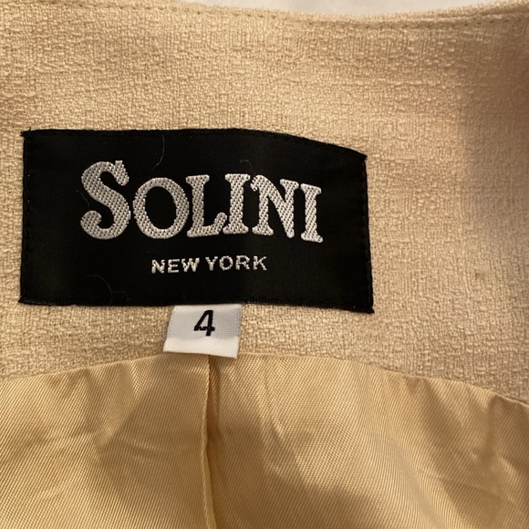 Solini woman’s suit, size 8, - Picture 10 of 10